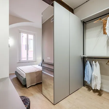 L'antico Moderno Boutique * מודנה